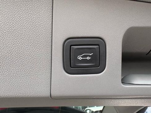 Used 2023 Cadillac XT5 Premium Luxury image 25