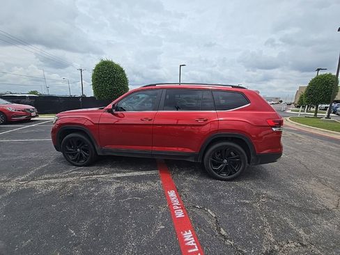 Used 2023 Volkswagen Atlas SE w/ Black Wheel Package FWD image 8