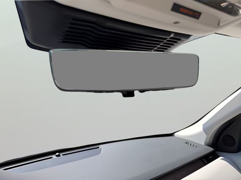 Certified 2025 Land Rover Discovery Sport S AWD/4WD image 28