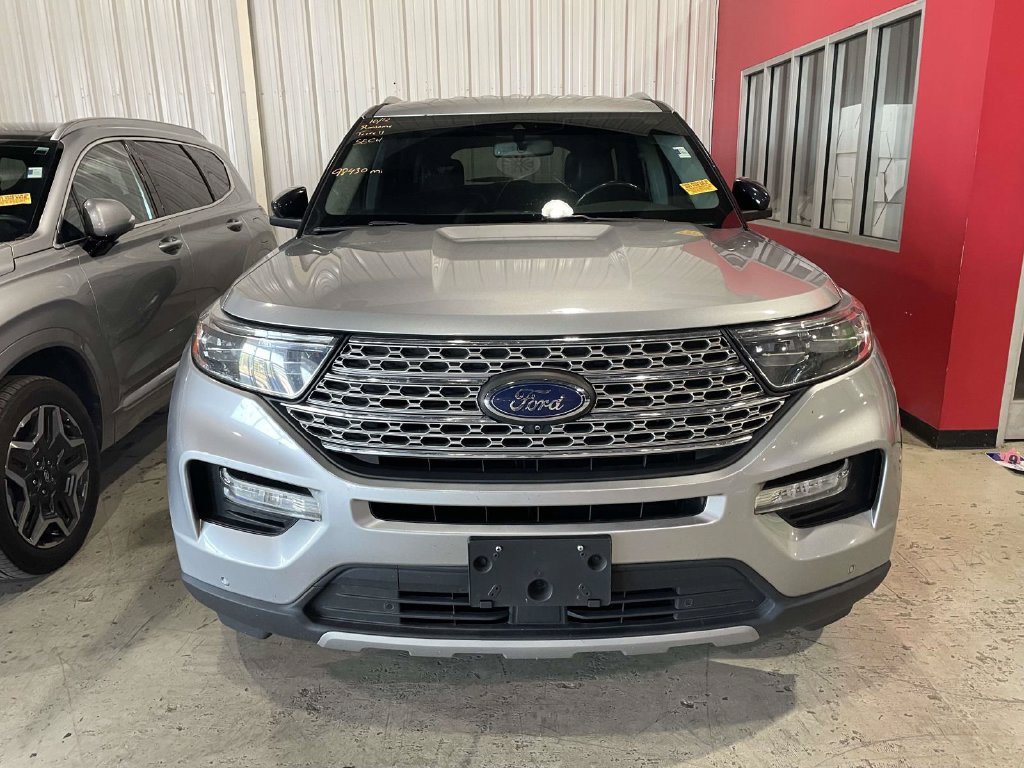 Used 2021 Ford Explorer Limited w/ Equipment Group 301A AWD/4WD image 2