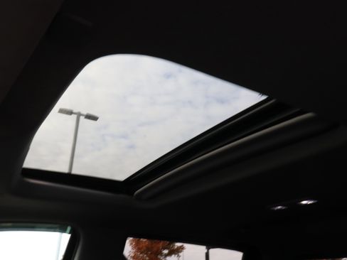 Used 2021 GMC Sierra 1500 SLT w/ SLT Premium Package image 19