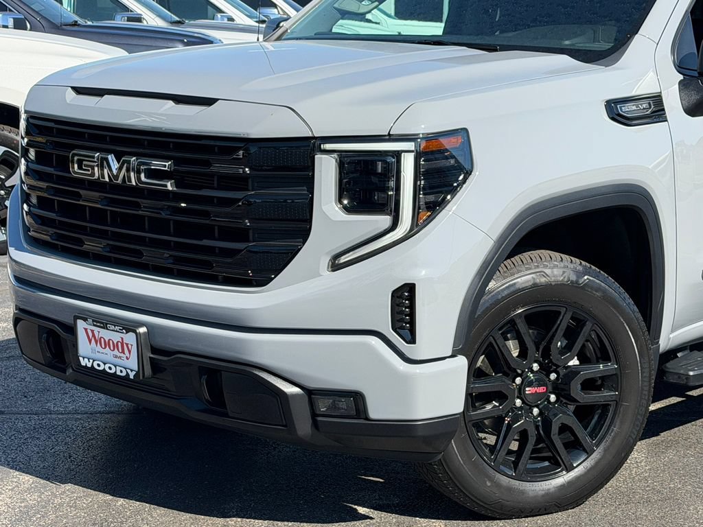 Used 2024 GMC Sierra 1500 Elevation w/ LPO, Elevation Black Package AWD/4WD image 4