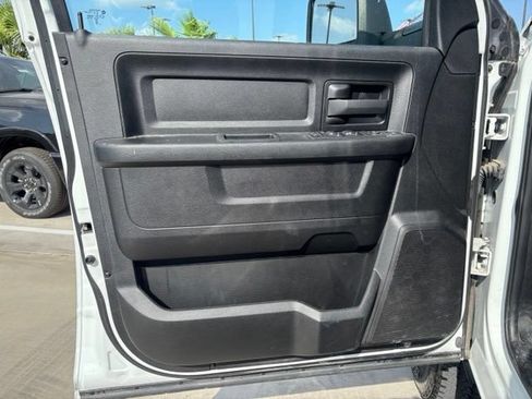 Used 2024 RAM 3500 Tradesman w/ Chrome Appearance Group AWD/4WD image 9