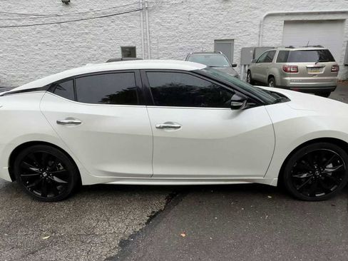 Used 2016 Nissan Maxima SR image 9