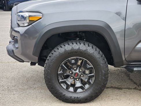 Used 2021 Toyota Tacoma TRD Off-Road AWD/4WD image 25
