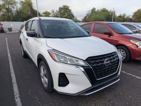 Used 2023 Nissan Kicks S image 4