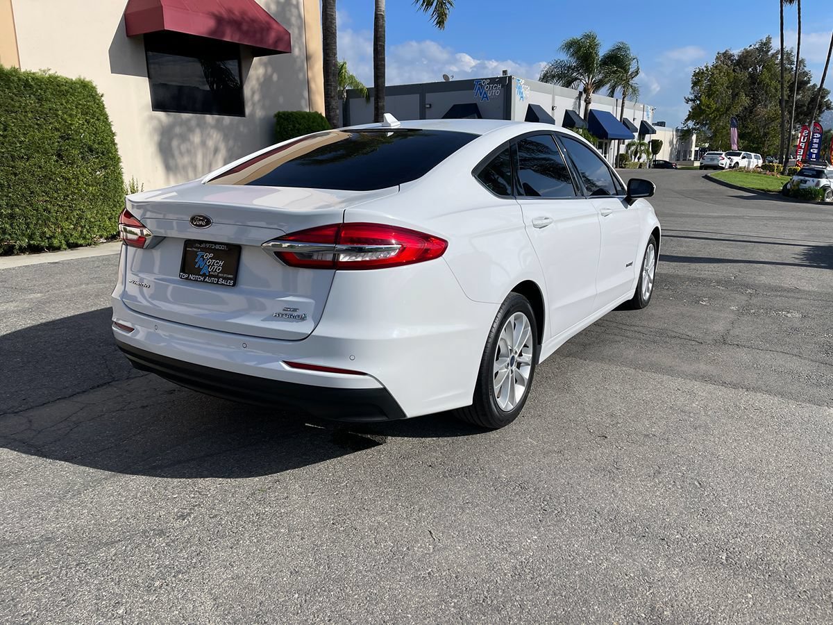 Used 2019 Ford Fusion SE FWD image 5