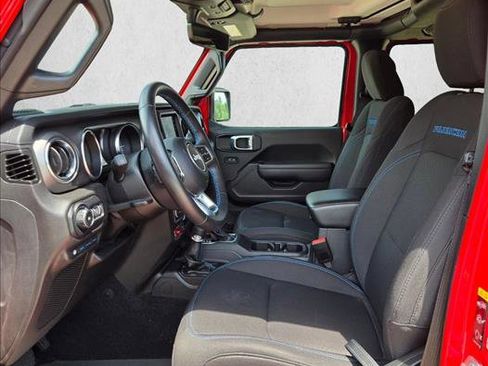 Used 2022 Jeep Wrangler Unlimited Rubicon 4xe AWD/4WD image 16