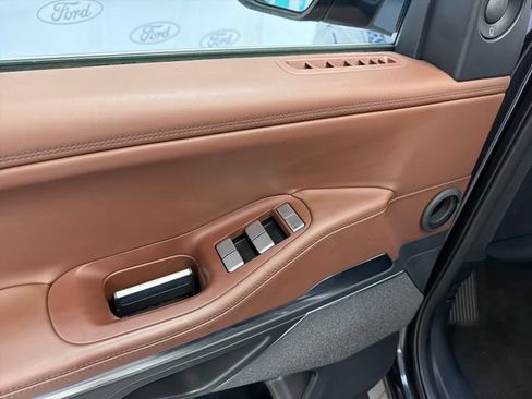 Used 2025 Lincoln Navigator Reserve AWD/4WD image 12