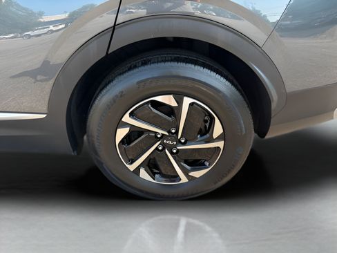 Used 2023 Kia Sportage LX AWD/4WD image 22