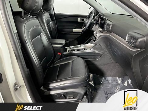Used 2023 Ford Explorer XLT w/ Equipment Group 202A AWD/4WD image 26