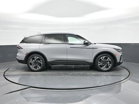 New 2026 Lincoln Nautilus Premier w/ Jet Appearance Package AWD/4WD image 16