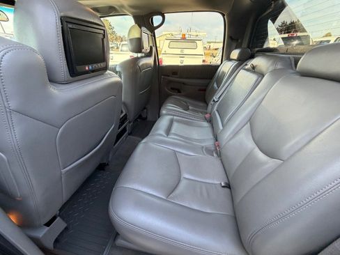 Used 2006 Chevrolet Avalanche Z71 w/ Sun And Sound Package image 15