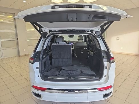 Used 2021 Jeep Grand Cherokee L Overland w/ Luxury Tech Group IV image 20