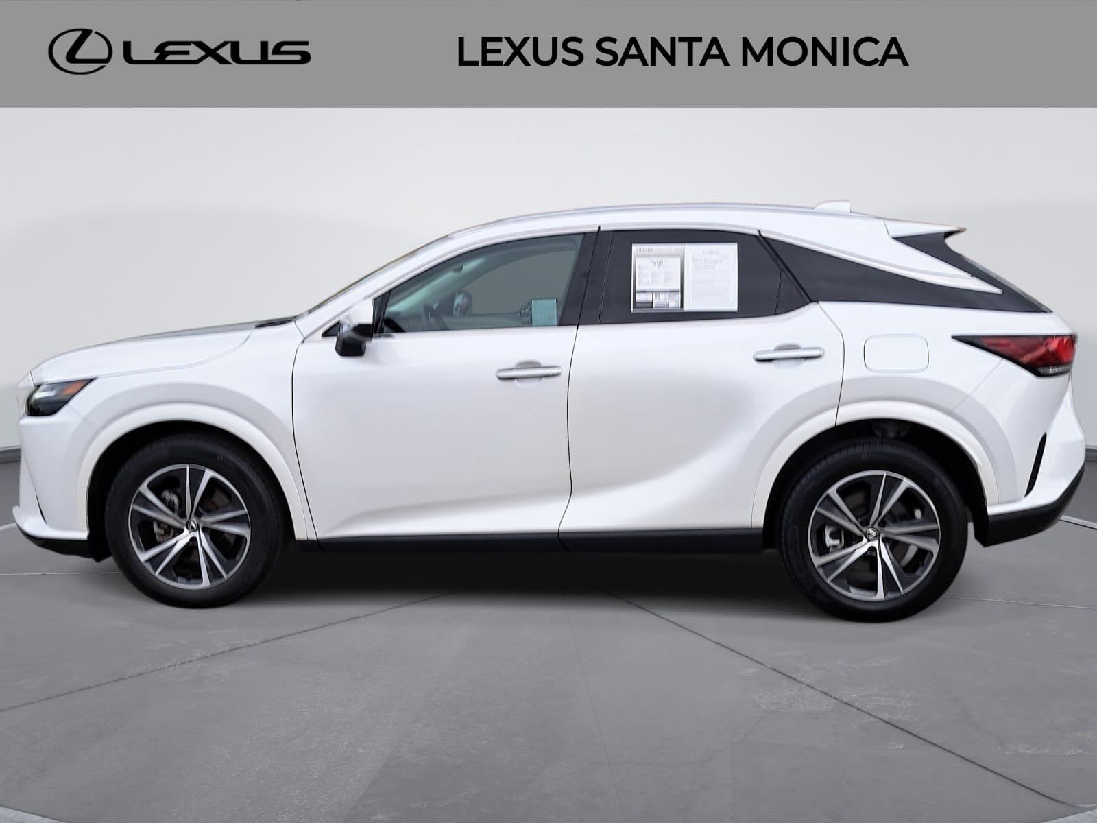 Used 2024 Lexus RX 350 FWD w/ Technology Package image 8