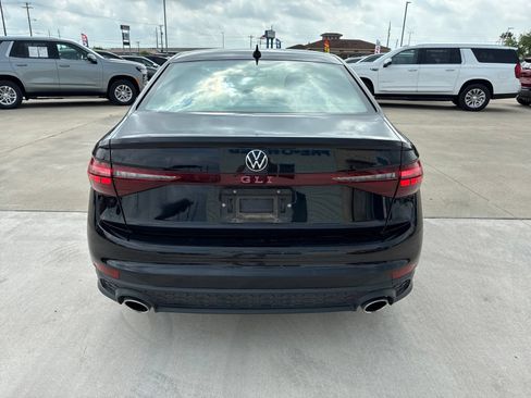 Used 2025 Volkswagen Jetta GLI Autobahn FWD image 4