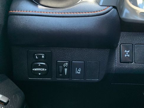 Used 2017 Toyota RAV4 SE AWD/4WD image 16