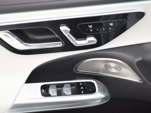 Used 2025 Mercedes-Benz E 53 AMG e 4MATIC Sedan image 20