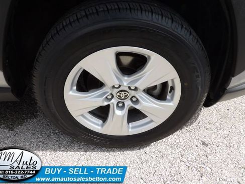 Used 2021 Toyota RAV4 XLE image 21