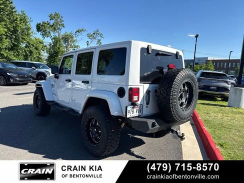 Used 2013 Jeep Wrangler Unlimited Sahara w/ Connectivity Group AWD/4WD image 4