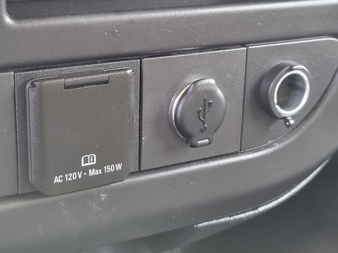 Used 2018 GMC Savana 4500 w/ Power Convenience Package RWD image 16