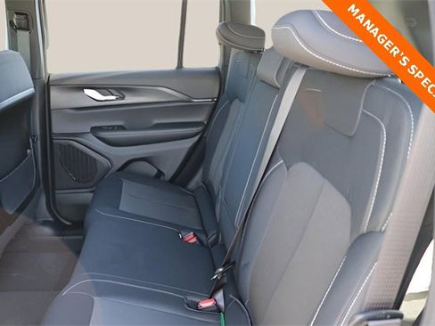 New 2025 Jeep Grand Cherokee Laredo X w/ Luxury Tech Group I image 16