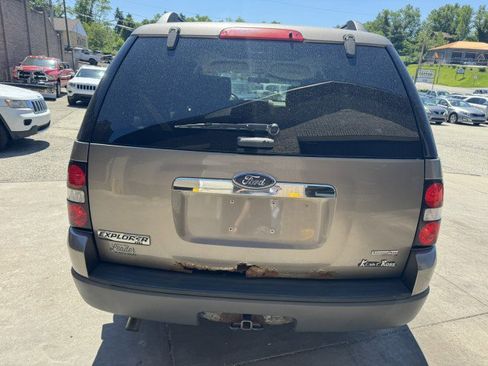 Used 2006 Ford Explorer XLT AWD/4WD image 4
