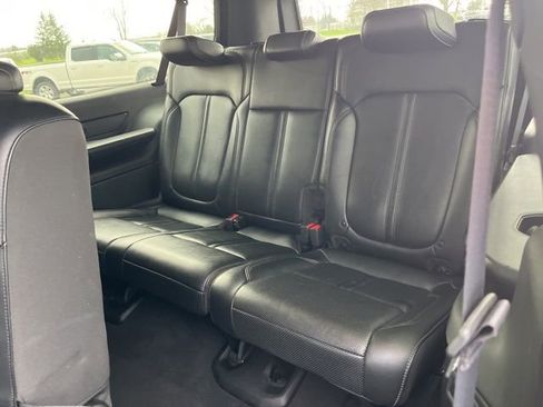 Used 2023 Jeep Wagoneer L Series II image 7