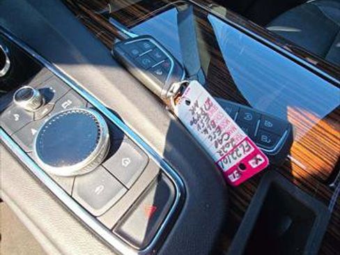 Used 2022 Cadillac Escalade ESV Premium Luxury image 8