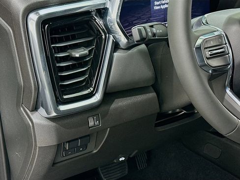 Used 2025 GMC Canyon Elevation w/ Convenience Package RWD image 10