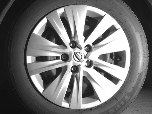 Used 2025 Nissan Sentra S FWD image 12