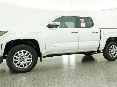New 2026 Toyota Tacoma Limited AWD/4WD image 38