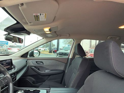 Used 2023 Nissan Rogue S image 15