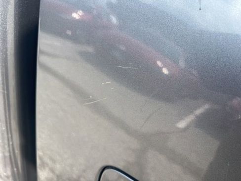 Used 2017 Nissan Titan SL image 21