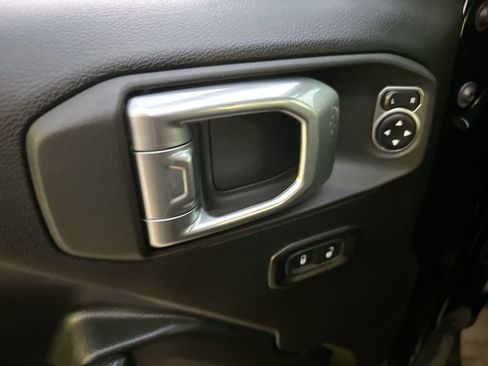 Used 2022 Jeep Wrangler Unlimited Sport image 13