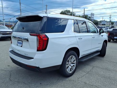 Used 2022 GMC Yukon SLT w/ SLT Premium Package AWD/4WD image 4
