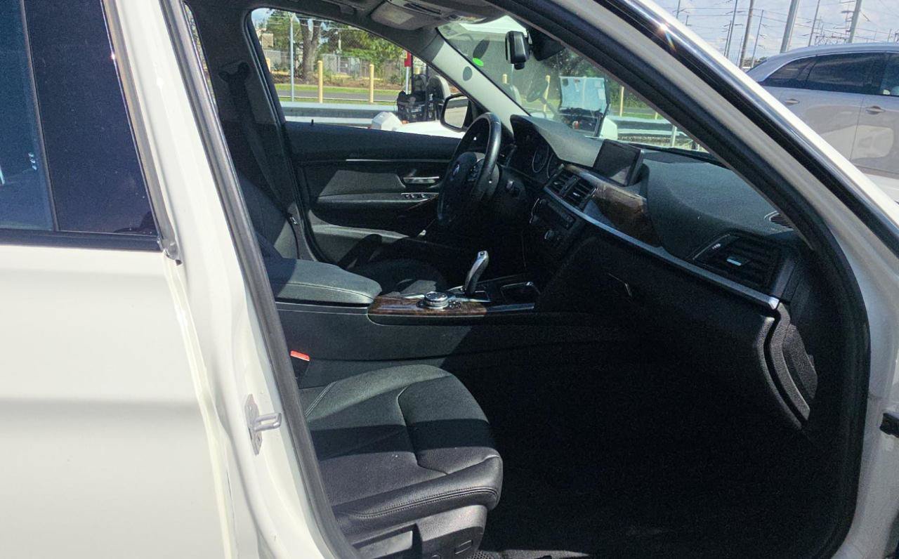 Used 2015 BMW 320i Sedan RWD image 12