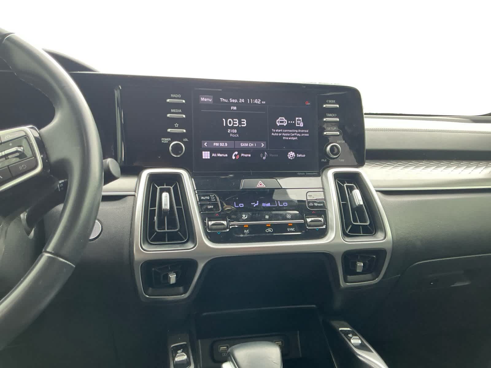 Used 2021 Kia Sorento S w/ Panoramic Sunroof Package AWD/4WD image 11