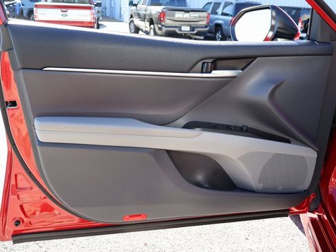 Used 2024 Toyota Camry SE image 20