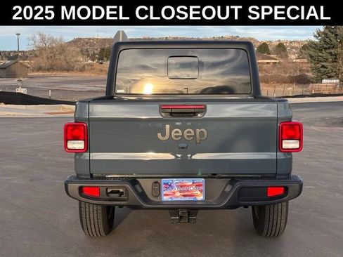 New 2025 Jeep Gladiator Sport image 4