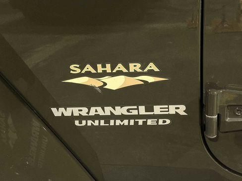 Used 2015 Jeep Wrangler Unlimited Sahara w/ Connectivity Group image 23