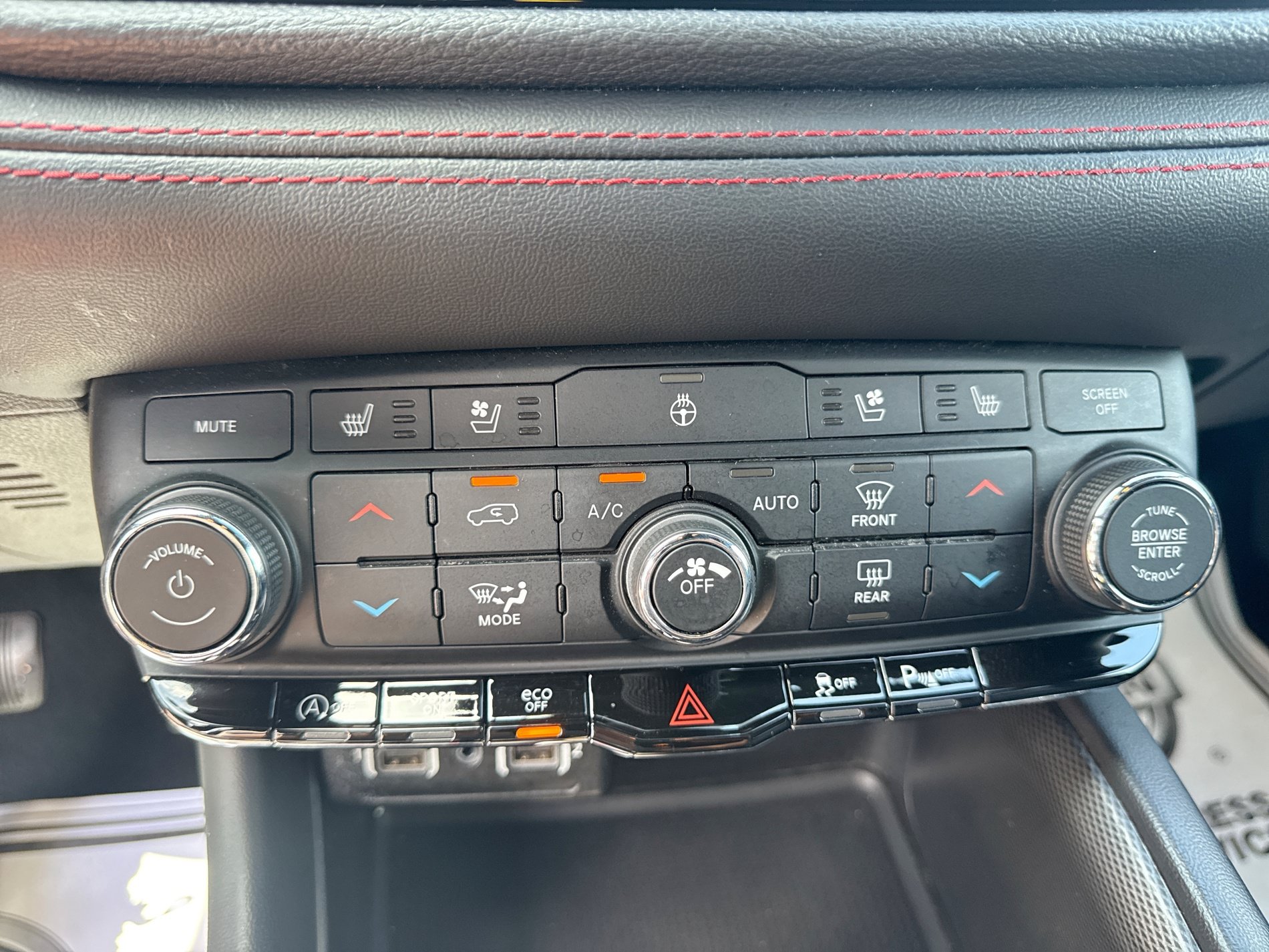 Used 2024 Dodge Durango GT RWD image 24