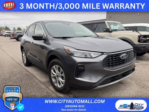 Used 2023 Ford Escape Active w/ Tech Pack #1 AWD/4WD image 1