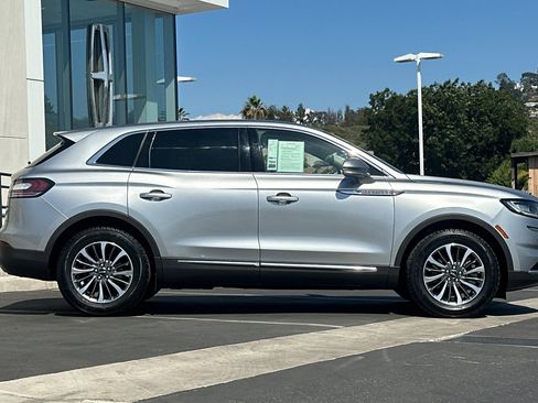 Certified 2021 Lincoln Nautilus FWD image 2