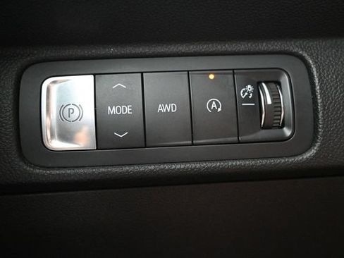 Used 2024 Chevrolet Traverse LT AWD/4WD image 27
