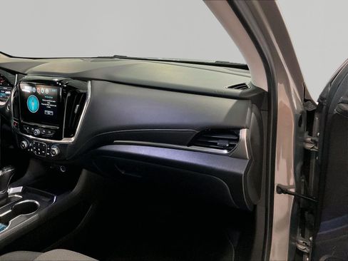 Used 2019 Chevrolet Traverse LT FWD image 27