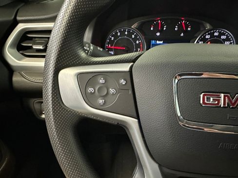 Used 2023 GMC Acadia SLE w/ Driver Convenience Package image 8