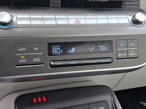 Used 2026 Hyundai Kona Limited AWD/4WD image 16