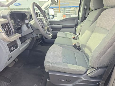Used 2024 Ford F250 XLT image 14