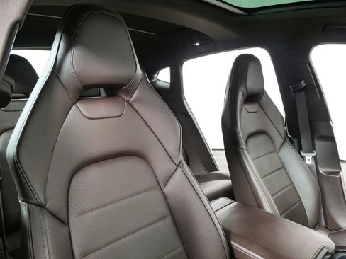 Certified 2025 Porsche Panamera 4 AWD/4WD image 24